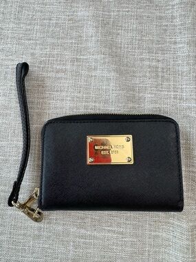 Michael Kors Black Wallet with Gold Plate and Wrist Strap